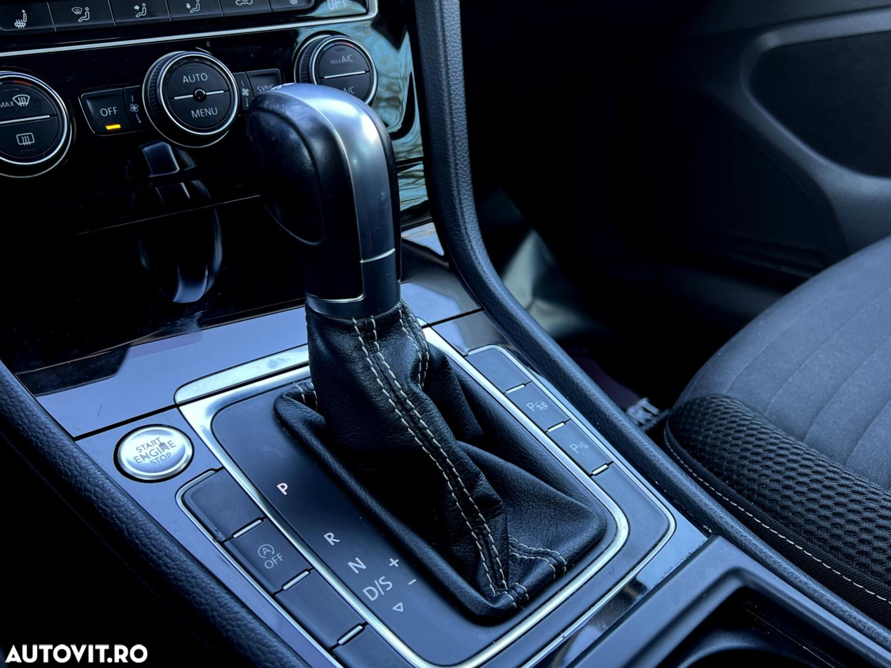 Volkswagen Golf - 10