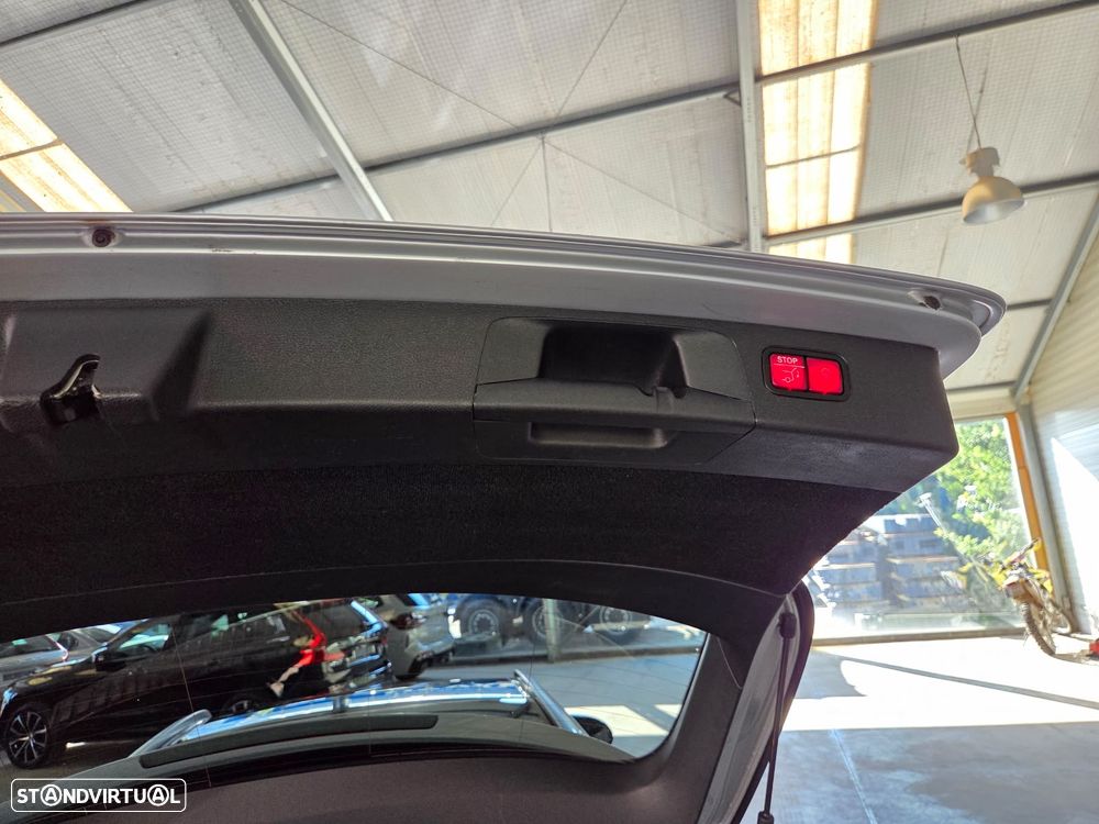 Mercedes-Benz E 300 de 9G-TRONIC AMG Line - 21