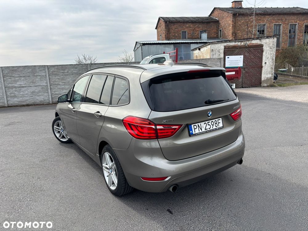 BMW Seria 2 220d xDrive - 6