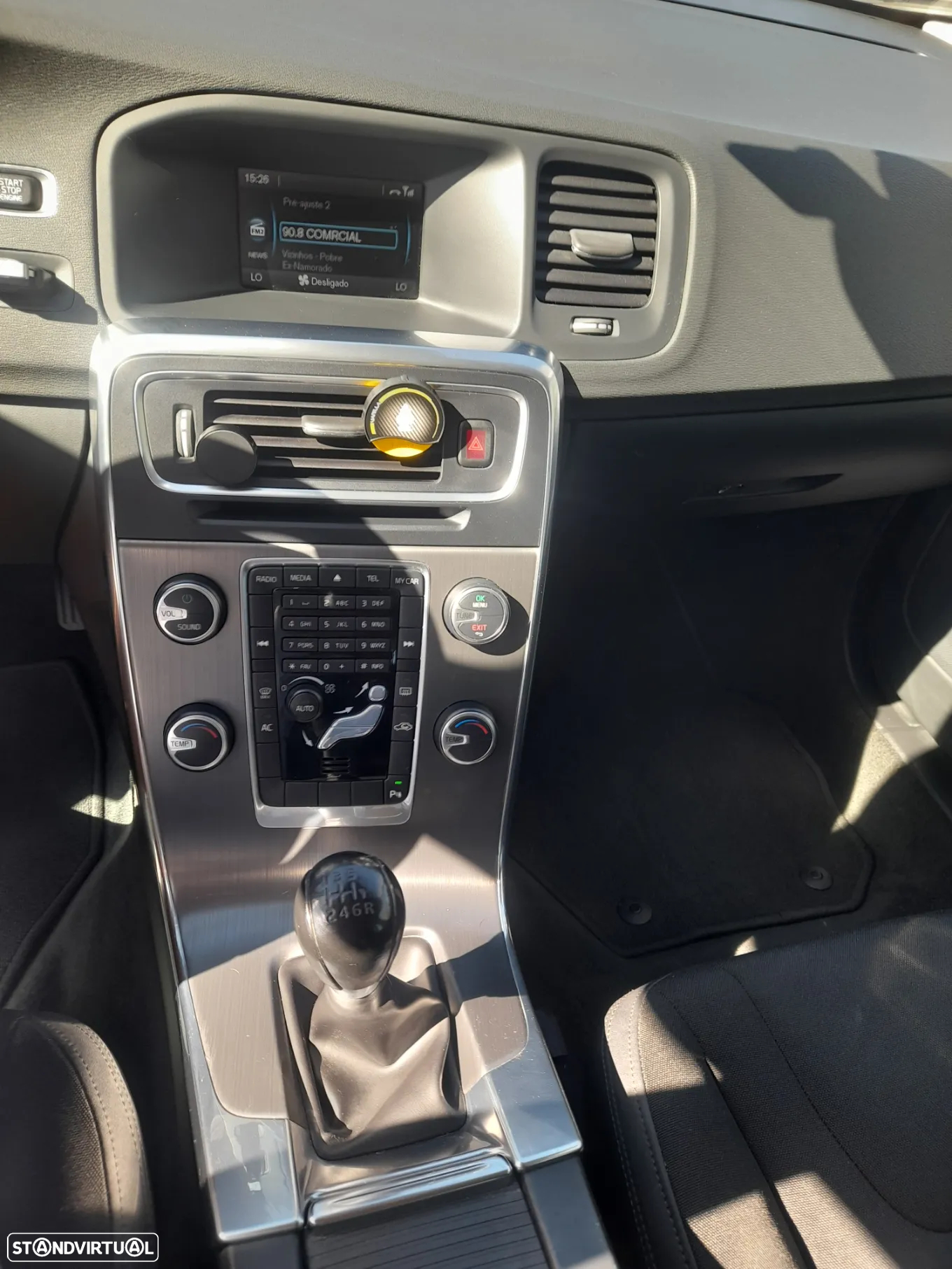Volvo V60 2.0 D3 Momentum - 9