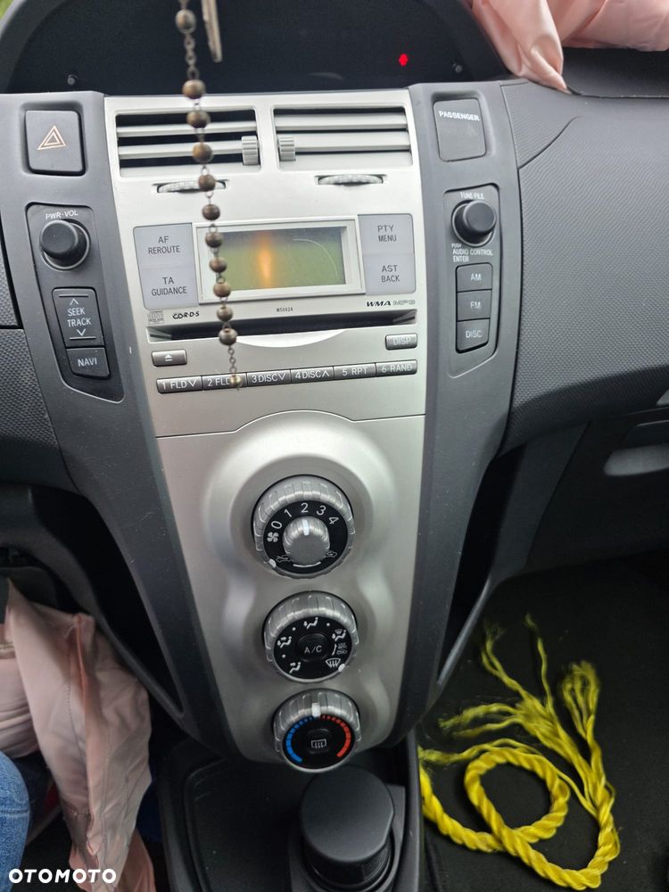 Toyota Yaris 1.3 VVT-i Sol - 13