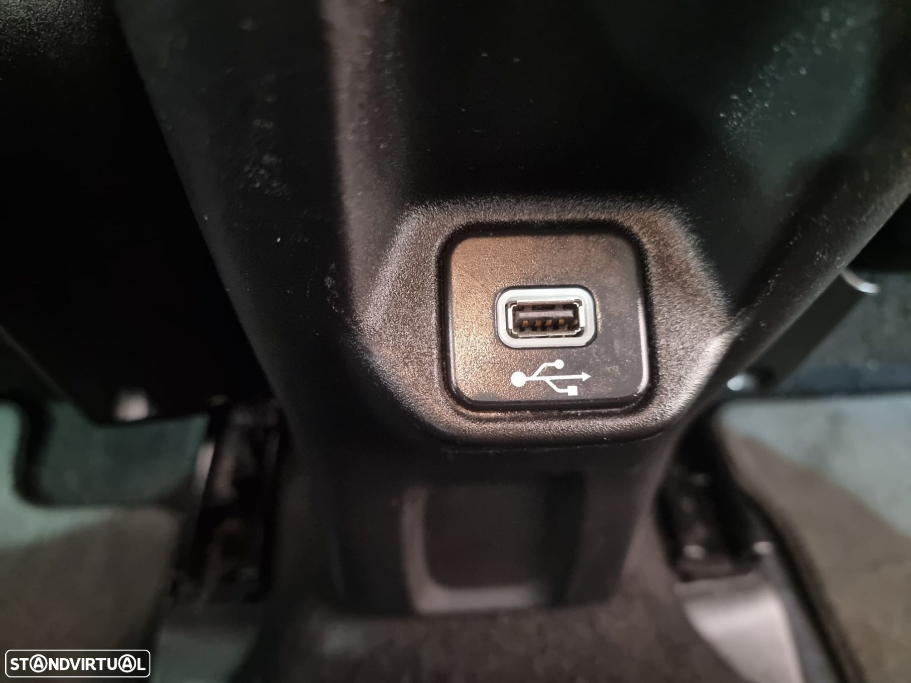 Jeep Renegade 1.0 T Limited - 13