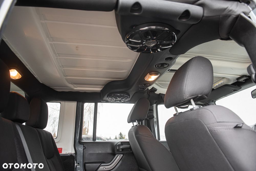 Jeep Wrangler - 28
