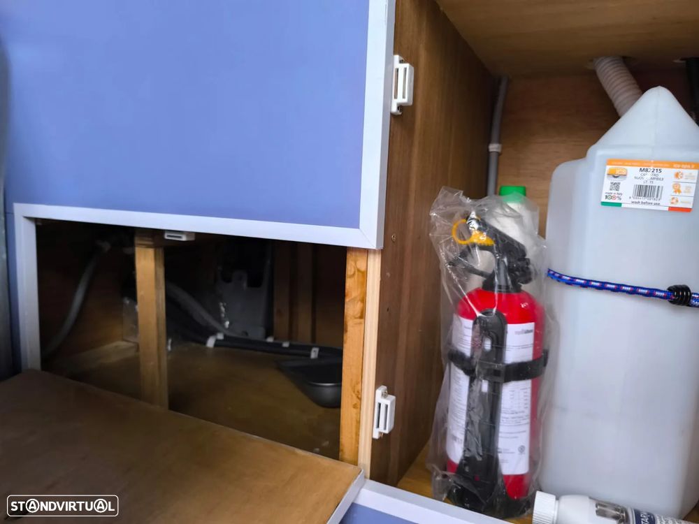 VW Transporter 2.4 D Kombi Sp. - 35