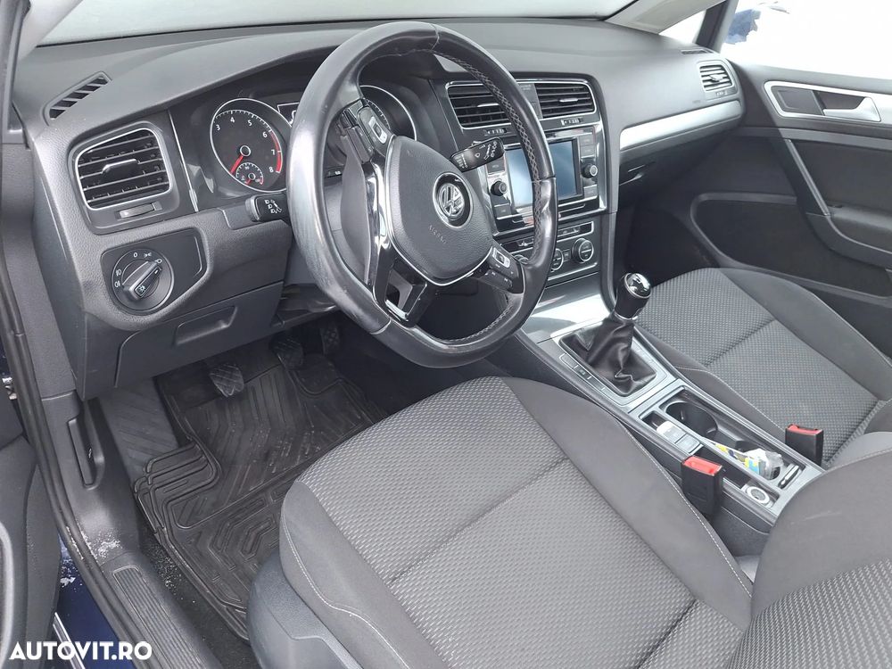Volkswagen Golf ver-1-0-tsi-trendline - 6