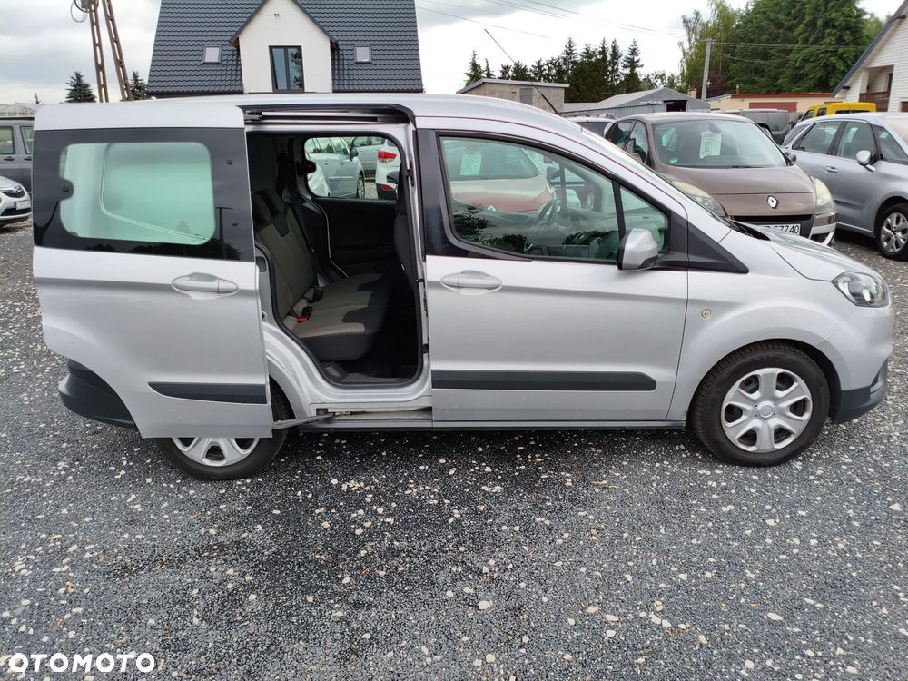 Ford Transit Courier - 14