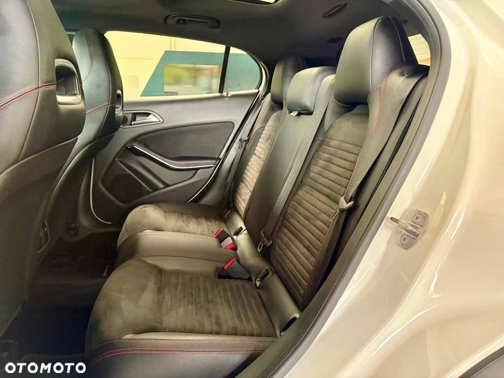 Mercedes-Benz GLA 220 4Matic 7G-DCT AMG Line - 21