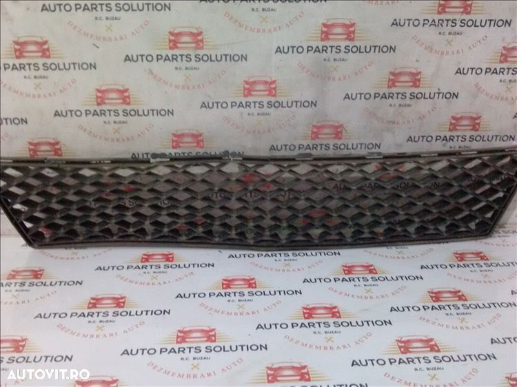 grila bara centrala mercedes benz glk 2.2 cdi an fabr. 2011 - 1