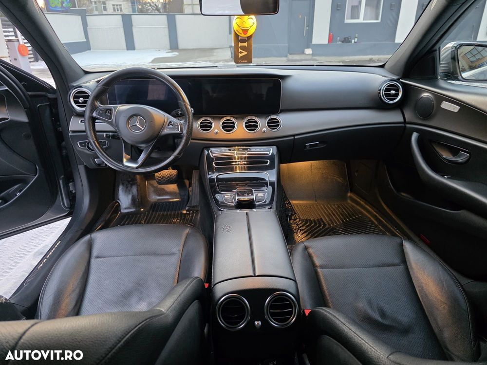 Mercedes-Benz E 220 d T-Modell Aut - 2