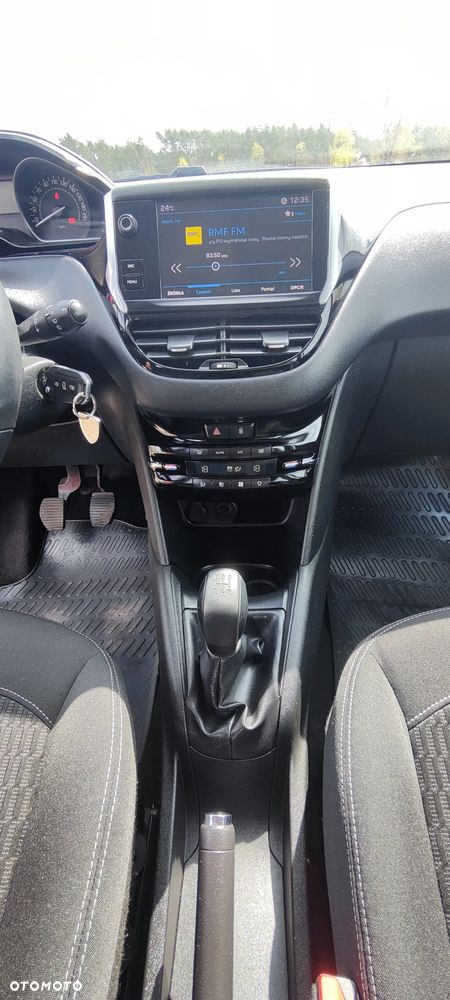 Peugeot 208 - 9