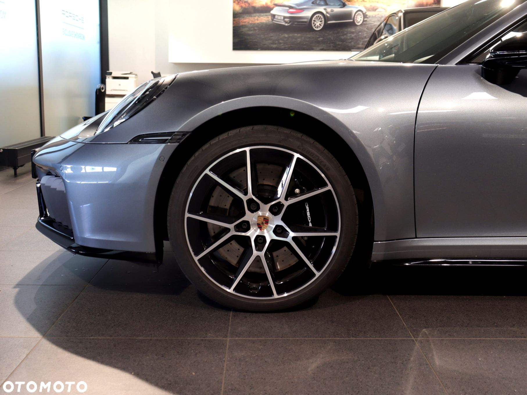 Porsche 911 Carrera 4 GTS PDK - 11
