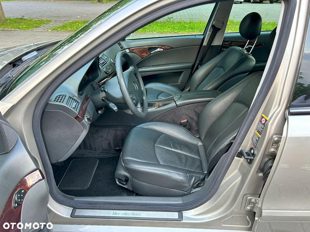 Mercedes-Benz Klasa E 200 CDI Classic - 13