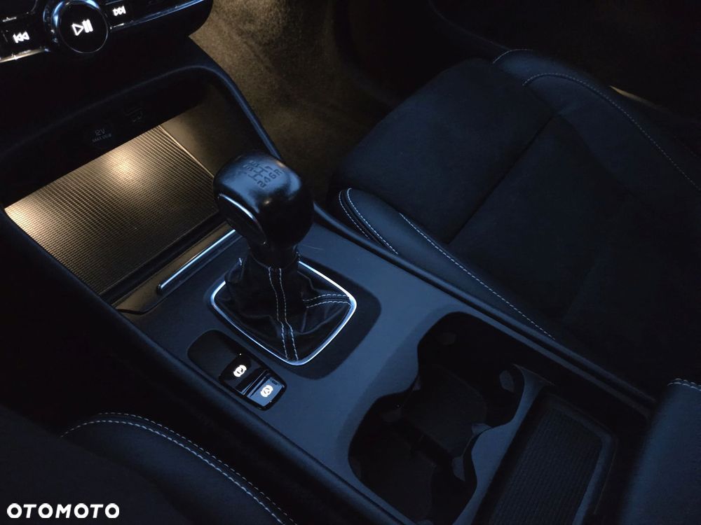 Volvo XC 40 T3 R-Design - 21