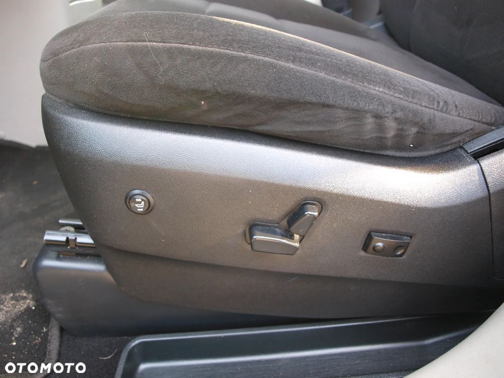 Chrysler Town & Country - 33