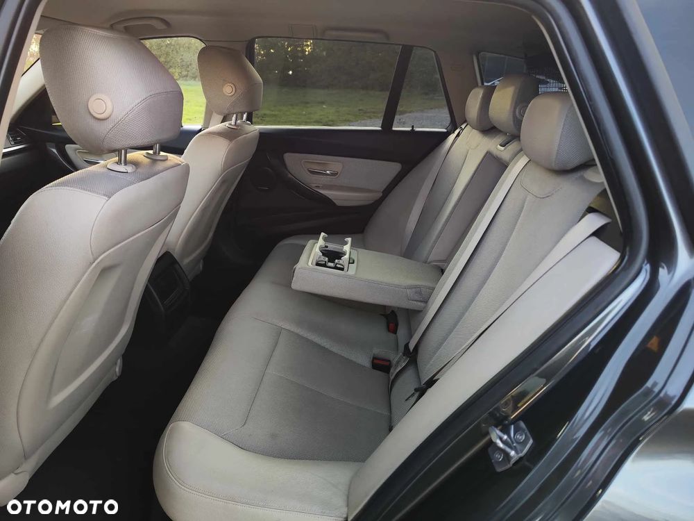 BMW Seria 3 318d Blue Performance - 26