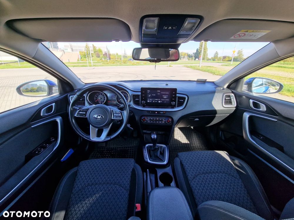 Kia Ceed - 24
