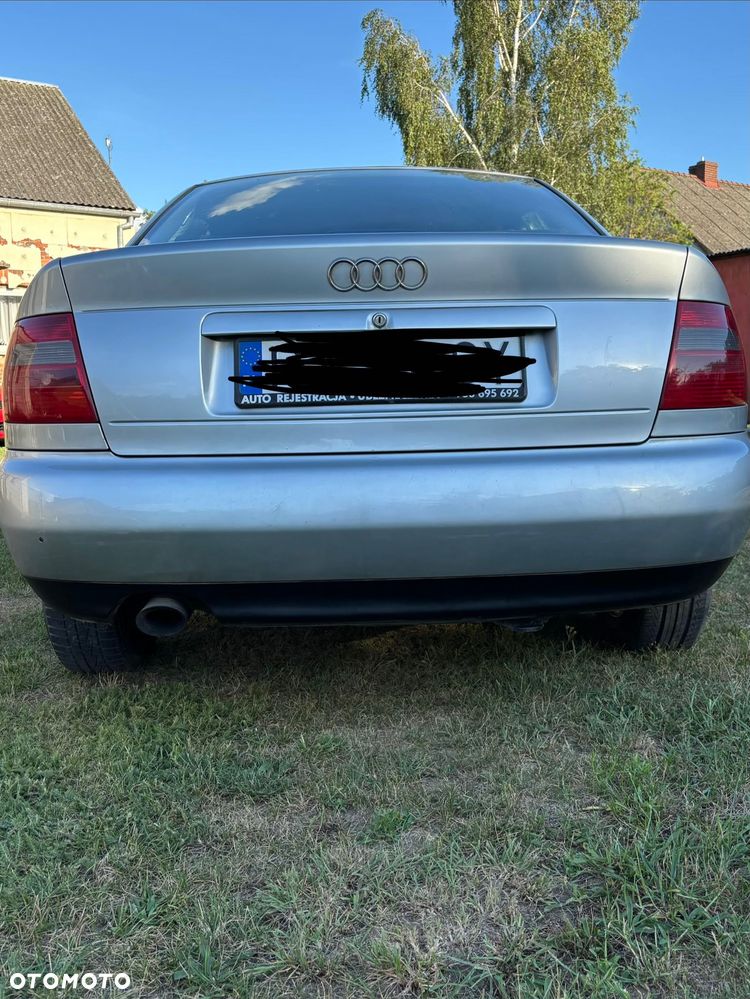 Audi A4 Limousine - 3