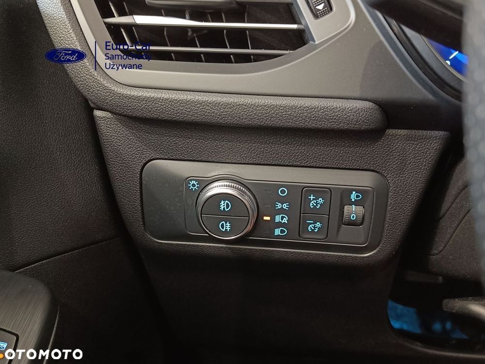 Ford Kuga 2.5 Duratec FHEV 4x4 ST-LINE - 26