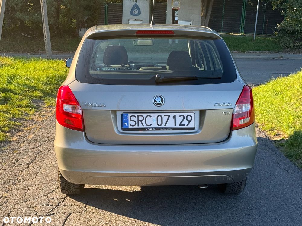 Skoda Fabia 2013 photo 3