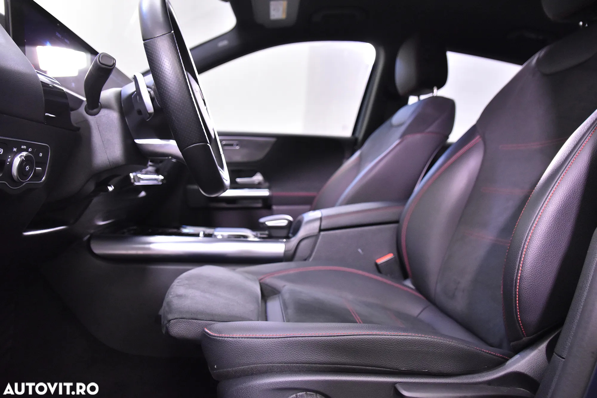 Mercedes-Benz B 180 7G-DCT AMG Line - 23