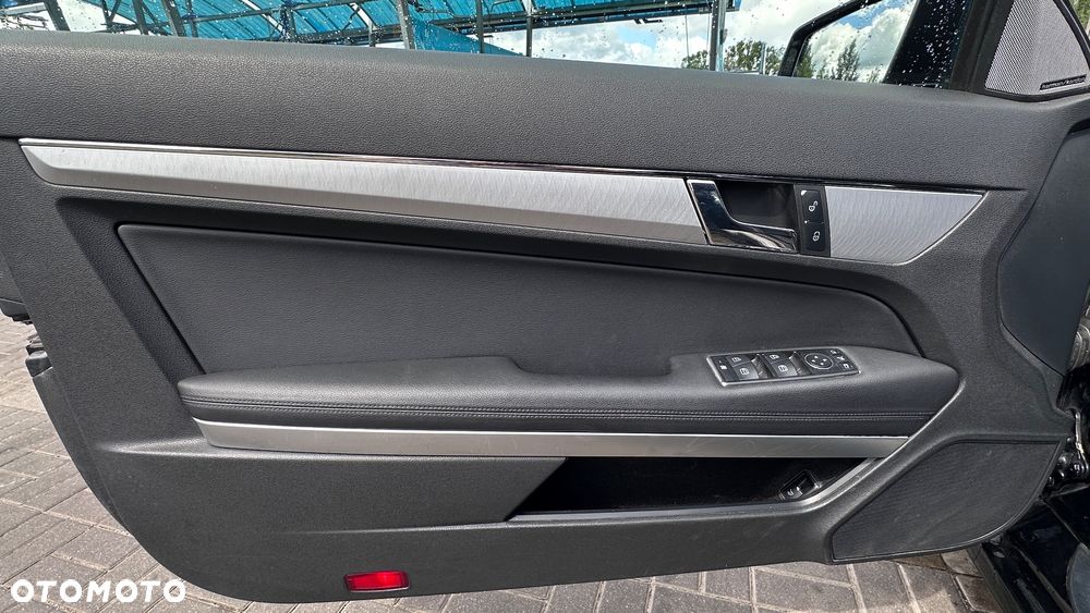 Mercedes-Benz Klasa E 350 CGI BlueEFFICIENCY 7G-TRONIC Avantgarde - 23