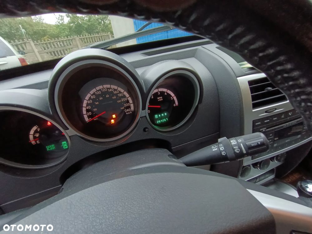 Dodge Nitro 2.8 CRD SXT - 6