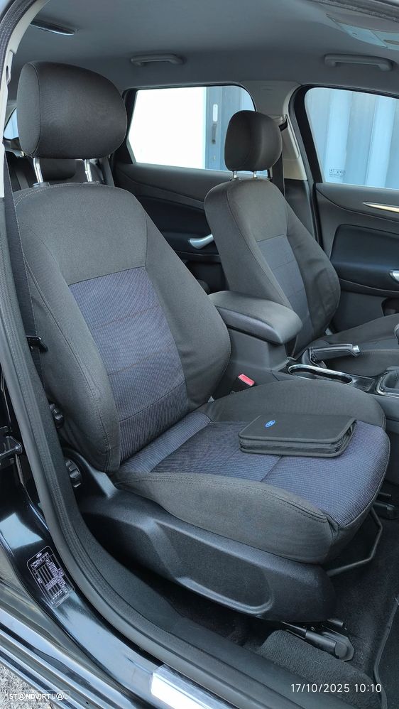 Ford Mondeo SW 1.8 TDCi Titanium - 38