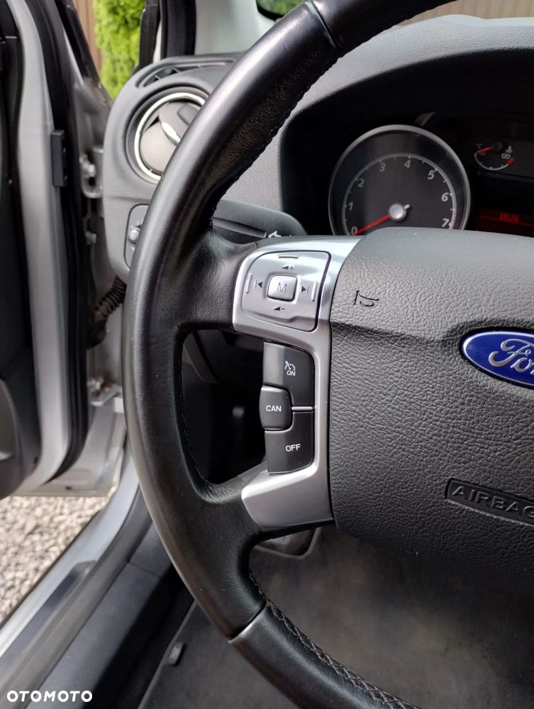 Ford Mondeo 2.0 Ghia - 23
