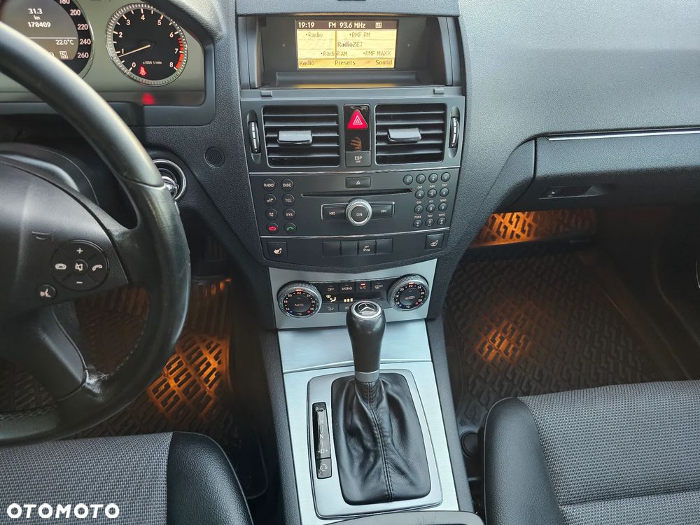 Mercedes-Benz Klasa C 200 7G-TRONIC Avantgarde Edition - 22
