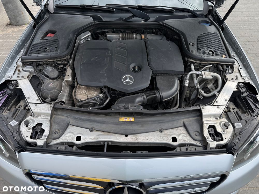 Mercedes-Benz Klasa E 220 d 9G-TRONIC Sportstyle Edition - 32