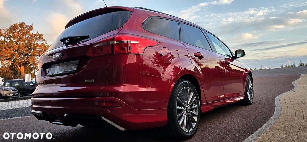 Ford Focus 1.0 EcoBoost ST-Line Red ASS - 3