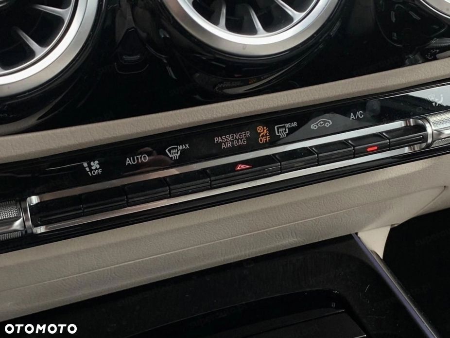 Mercedes-Benz GLA 200 Progressive - 13