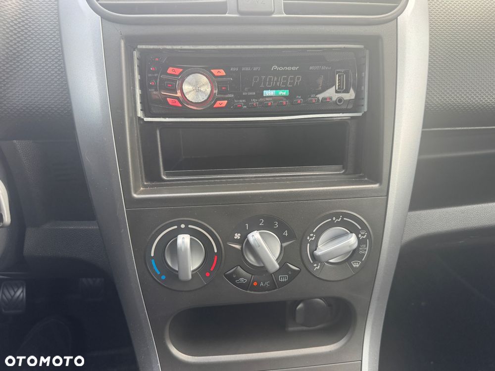 Suzuki Splash 1.0 Club - 13