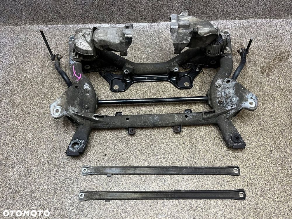 Sanki wozek zawieszenie poduszki silnika drazek Mercedes W204 2.2 CDI - 2