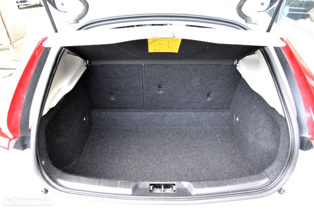 Volvo V40 1.6 D2 Momentum Eco - 46