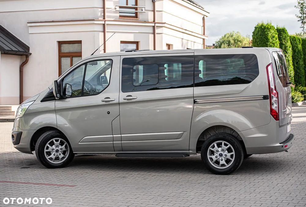 Ford Tourneo Custom 300 L1H1 VA Titanium - 10
