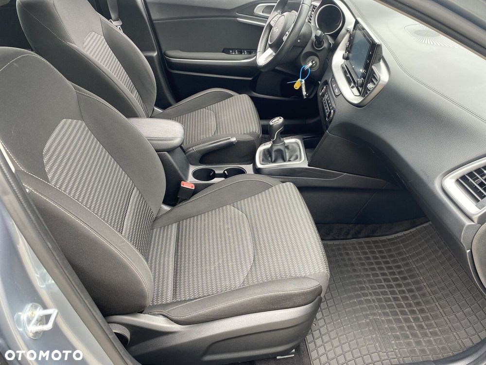 Kia Ceed - 15