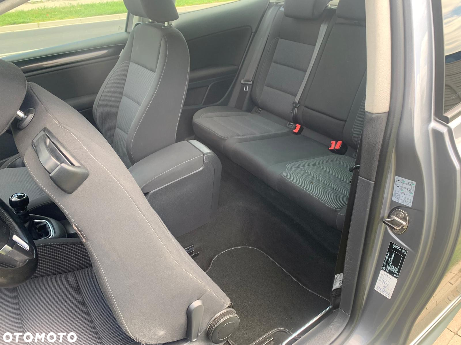 Volkswagen Golf 1.6 TDI DPF BlueMotion Technology Comfortline - 21