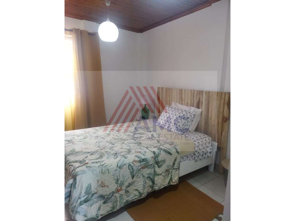 VENDE-SE EDÍFICIO PARA HABITAÇÃO E SERVIÇOS, MADALENA (PICO) - Grande imagem: 4/10