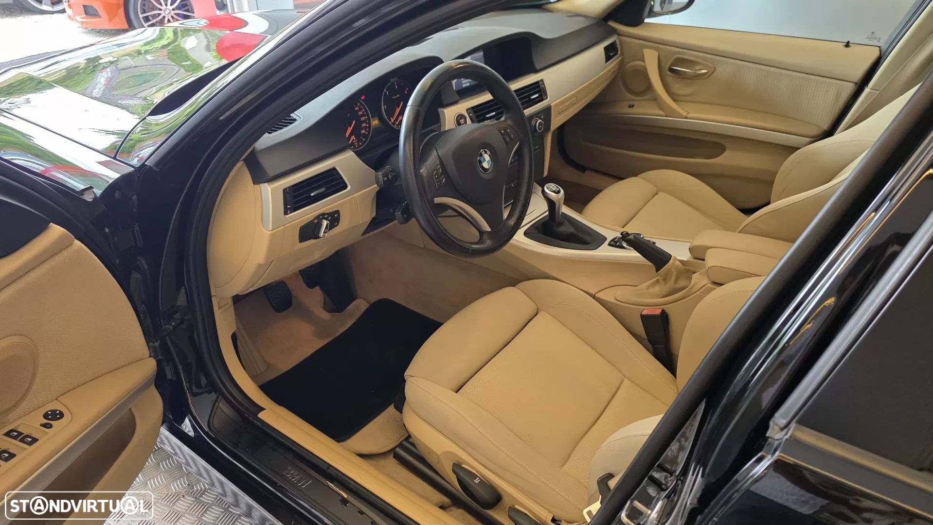 BMW 318 d Touring Navigation Sport - 6