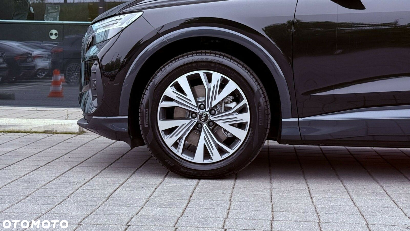 Audi Q4 e-tron - 8
