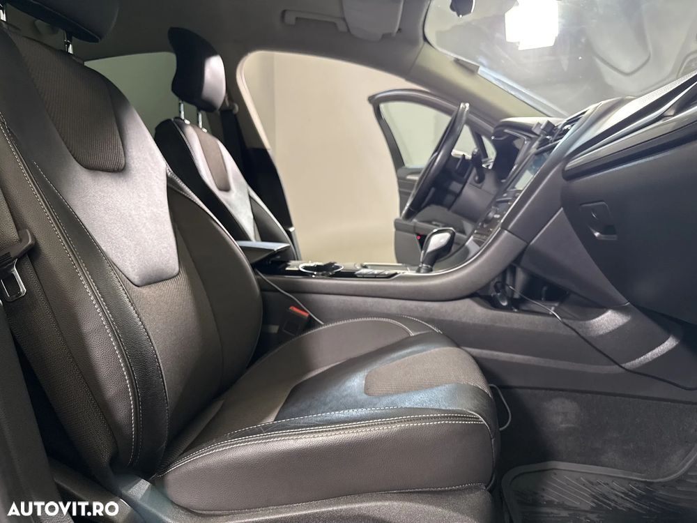 Ford Mondeo - 12