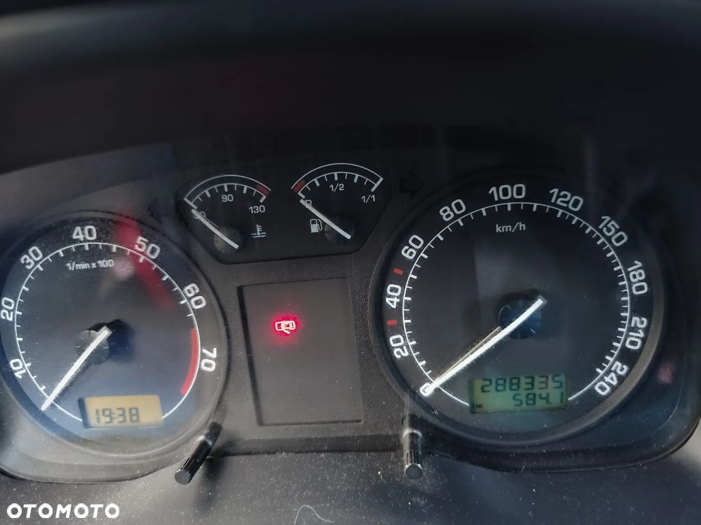 Skoda Octavia 1.6 Tour - 4