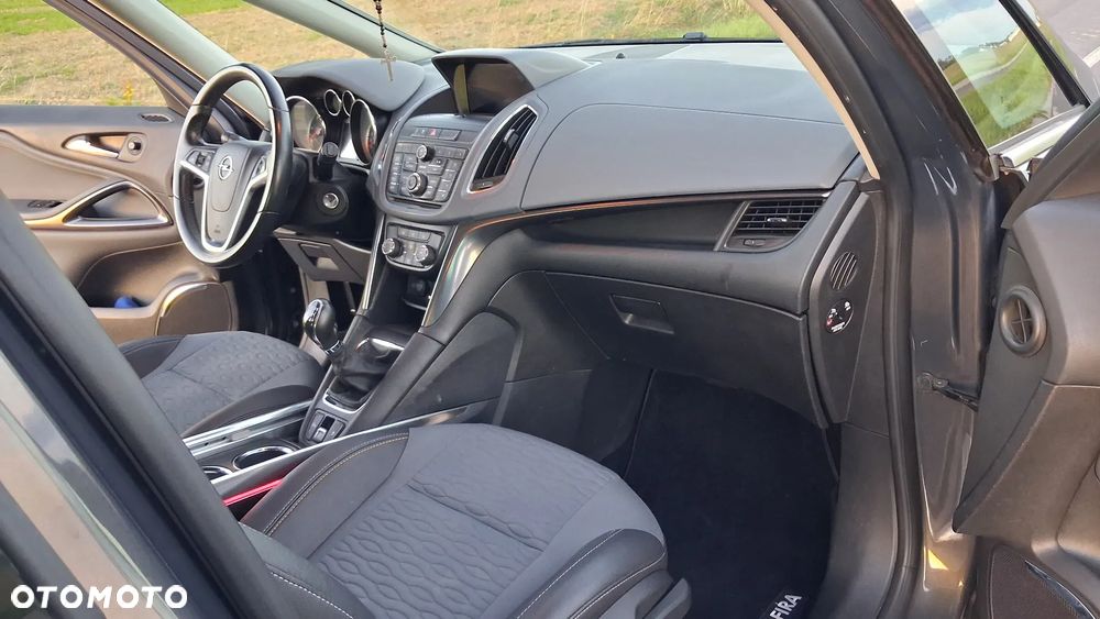 Opel Zafira - 37
