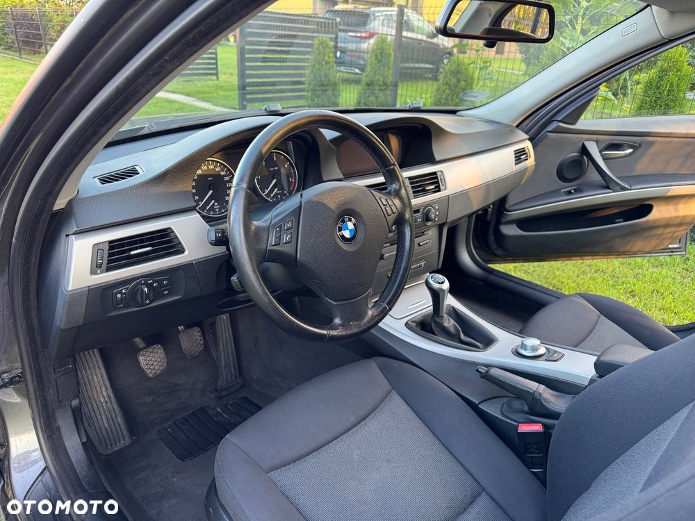 BMW Seria 3 318d DPF - 26