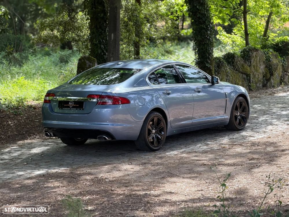 Jaguar XF 2.7 D V6 Premium Luxury - 8