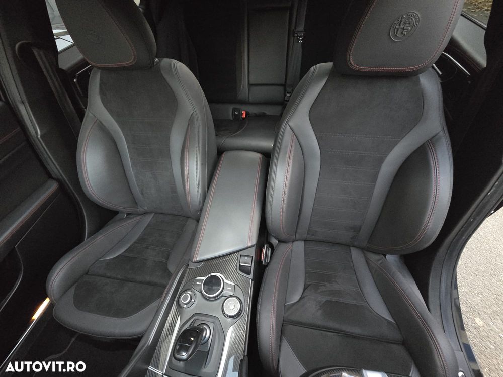 Alfa Romeo Giulia - 5