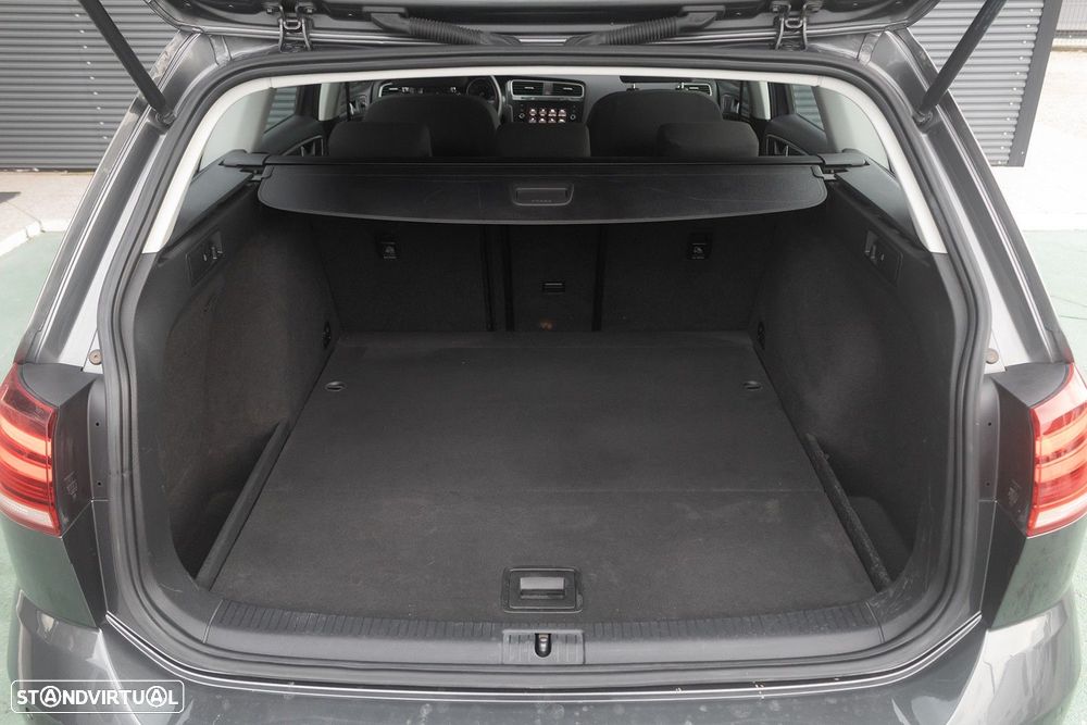 VW Golf Variant 1.6 TDi Confortline - 23