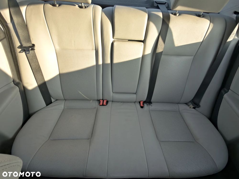 Ford Mondeo V6 ST 220 - 35