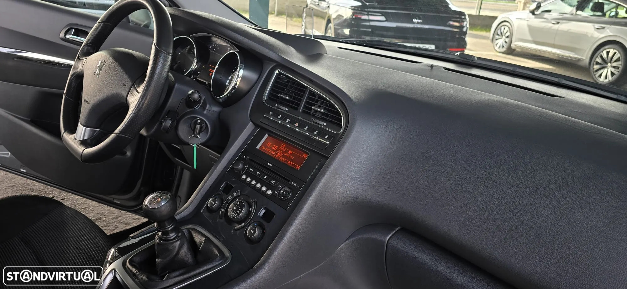 Peugeot 5008 2.0 HDi Executive JLL17 - 25